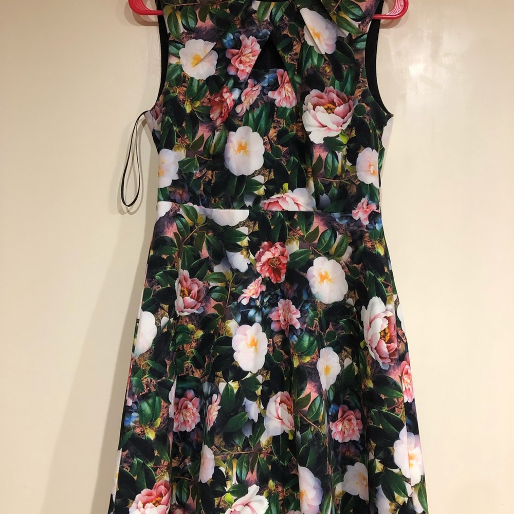 Floral dress, petite size us6/uk10